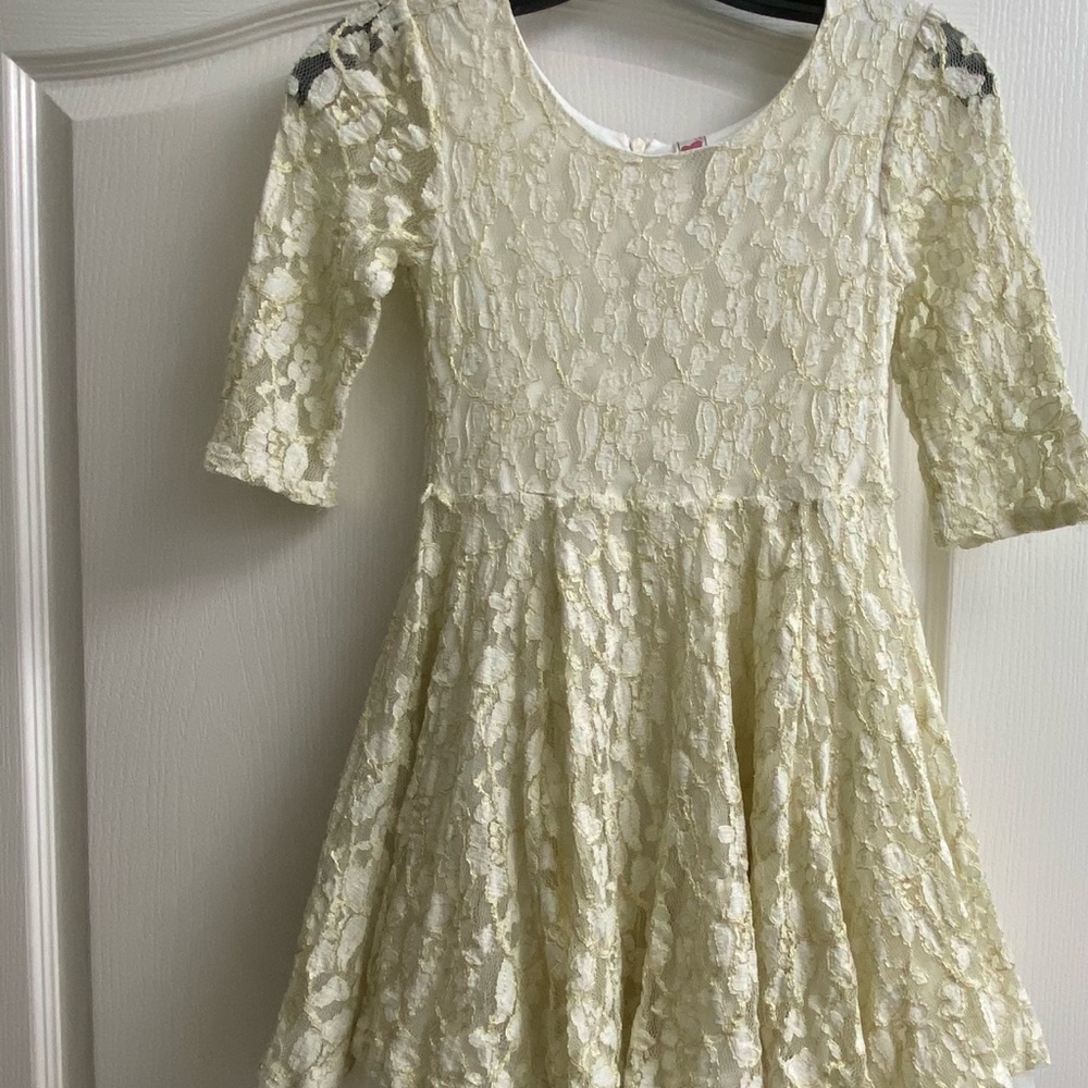 Off white lace dress with puffy insert by beautees